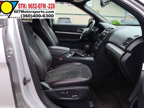 Used 2018 Ford Explorer XLT w/ Equipment Group 202A AWD/4WD image 23