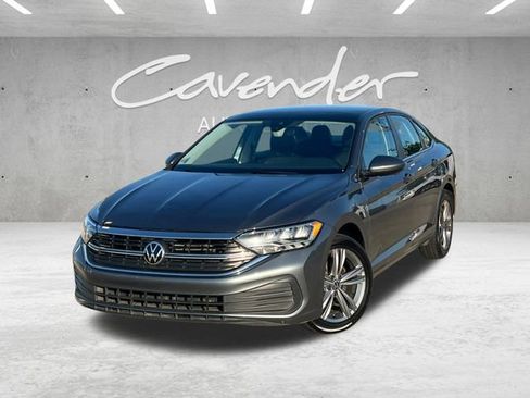 Used 2024 Volkswagen Jetta SE FWD image 1