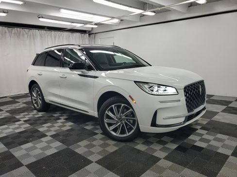 Used 2025 Lincoln Corsair Grand Touring image 1