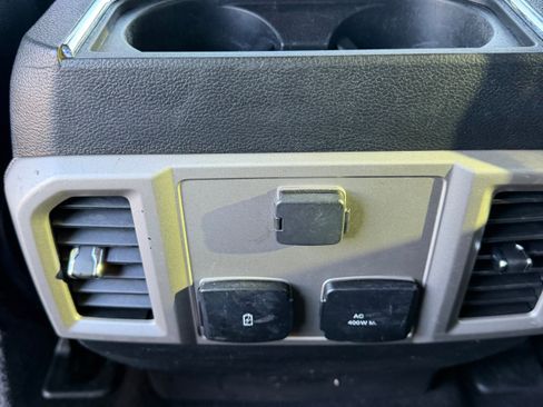 Used 2019 Ford F250 Lariat w/ Chrome Package image 12