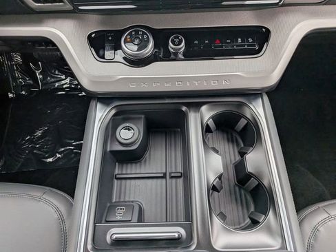 New 2026 Ford Expedition Active AWD/4WD image 19