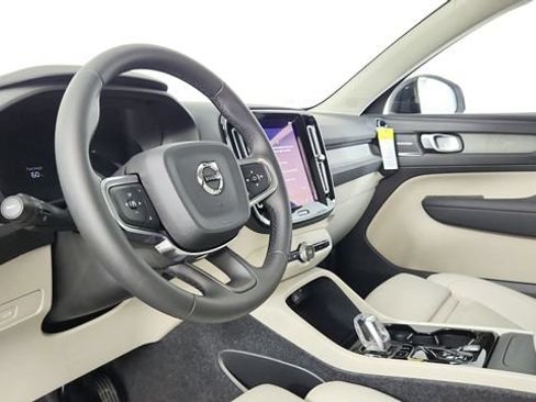 Certified 2026 Volvo XC40 B5 Ultra w/ Climate Package AWD/4WD image 12