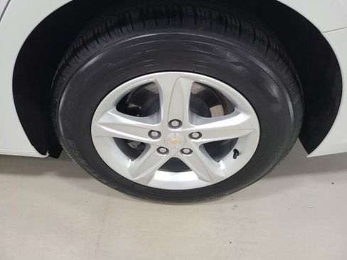 Used 2022 Chevrolet Malibu LS FWD image 36