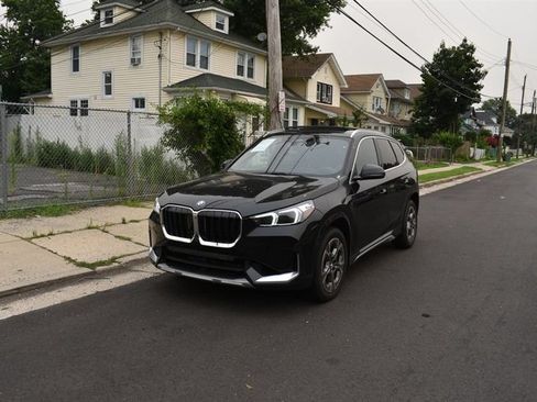 Used 2025 BMW X1 xDrive28i AWD/4WD image 2