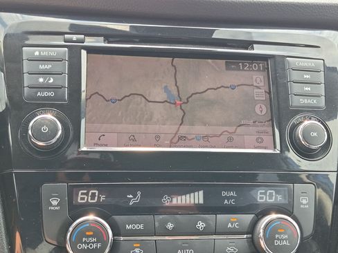 Used 2018 Nissan Rogue SL AWD/4WD image 23