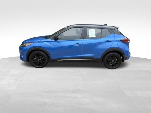 Used 2024 Nissan Kicks SR w/ SR Premium Package FWD image 6