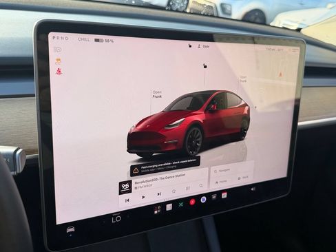 Used 2022 Tesla Model Y Long Range AWD/4WD image 19