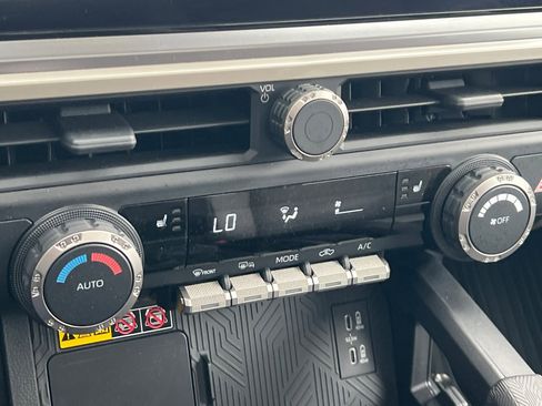 Used 2024 Toyota Tacoma TRD Off-Road w/ TRD Off Road Upgrade Package image 16