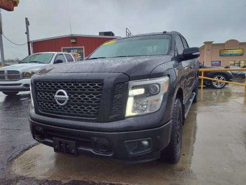 Used 2018 Nissan Titan SL w/ Midnight Edition image 1