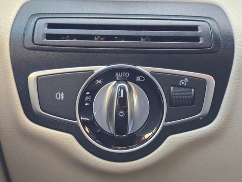 Used 2017 Mercedes-Benz GLC 300 image 18