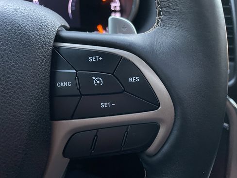 Used 2017 Jeep Grand Cherokee Limited image 48