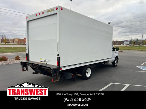 Used 2022 Ford E-350 and Econoline 350 Super Duty w/ Power Windows & Locks Group image 4
