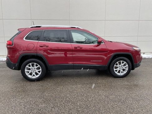 Used 2017 Jeep Cherokee Latitude w/ True North Edition image 5