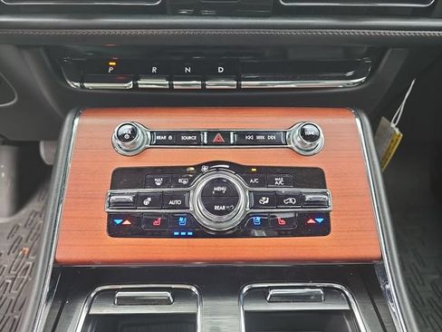 Used 2021 Lincoln Aviator Grand Touring w/ Equipment Group 302A AWD/4WD image 21