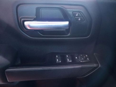 Used 2020 Chevrolet Silverado 1500 Custom w/ Custom Value Package image 28