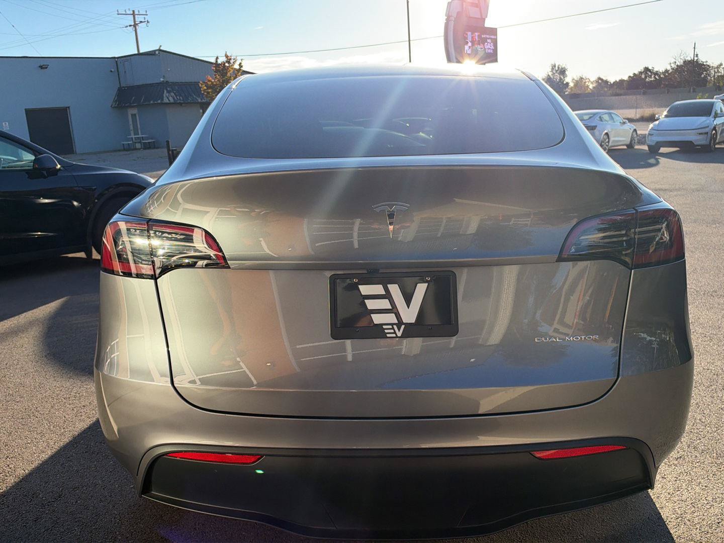 Used 2024 Tesla Model Y Long Range AWD/4WD image 7