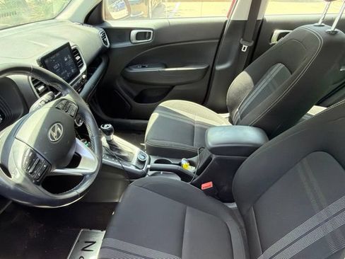 Certified 2025 Hyundai Venue SEL FWD image 8