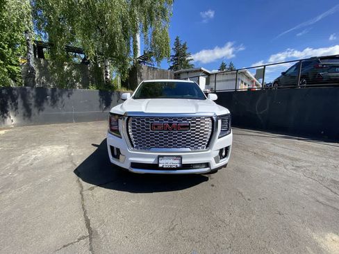 Used 2024 GMC Yukon Denali AWD/4WD image 9