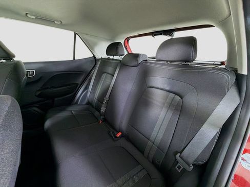 Used 2025 Hyundai Venue SEL FWD image 25