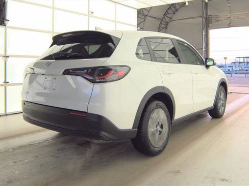 Used 2026 Honda HR-V LX image 2