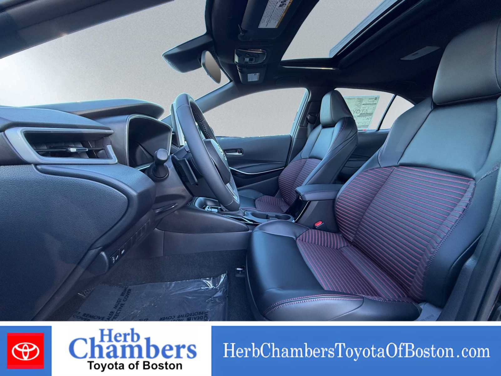Used 2026 Toyota Corolla XSE FWD image 6