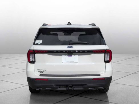 New 2025 Ford Explorer Active image 14