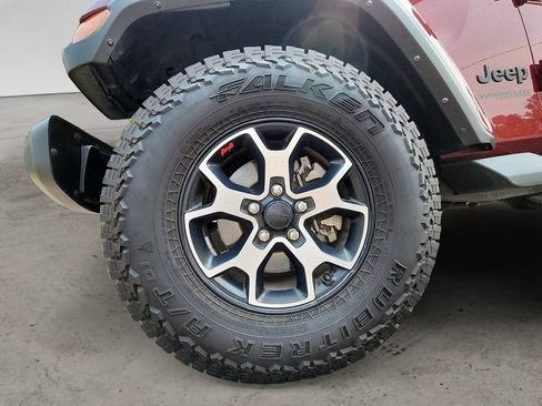 Used 2022 Jeep Wrangler Unlimited Sahara AWD/4WD image 9
