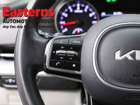 Used 2024 Kia Carnival LX FWD image 15