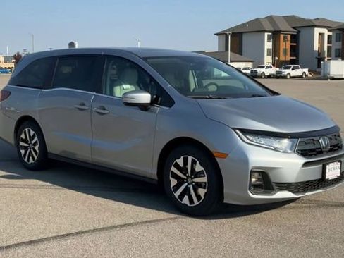 Used 2026 Honda Odyssey EX-L image 2