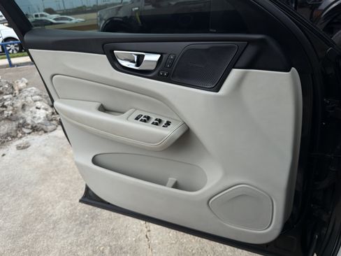 Used 2021 Volvo XC60 T5 Inscription FWD image 23