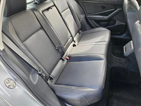 Used 2020 Volkswagen Jetta SE w/ SE Cold Weather Package image 18