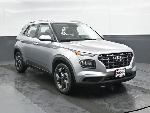 New 2026 Hyundai Venue SEL image 4