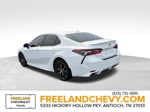 Used 2023 Toyota Camry SE w/ Convenience Package FWD image 5