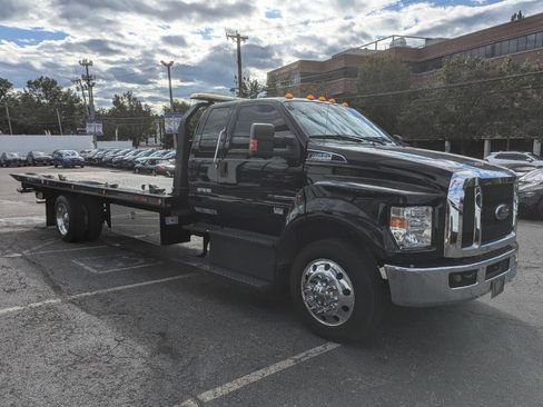 Used 2019 Ford F650 2WD SuperCab Super Duty image 5