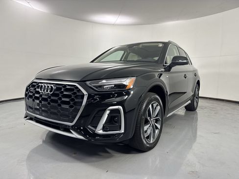 Used 2023 Audi Q5 2.0T Premium Plus w/ Premium Plus Package AWD/4WD image 32