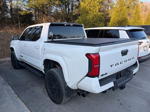 Used 2025 Toyota Tacoma SR5 image 4