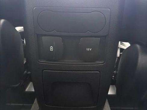 Used 2022 Ford Explorer XLT w/ Equipment Group 202A AWD/4WD image 14