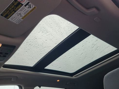 Used 2023 Nissan Rogue SL w/ SL Premium Package image 12