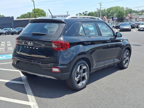 New 2026 Hyundai Venue SEL FWD image 5