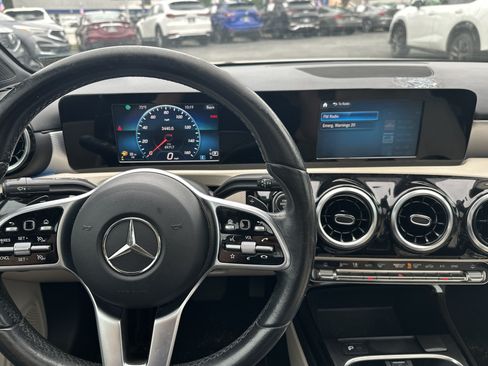 Used 2020 Mercedes-Benz A 220 image 12