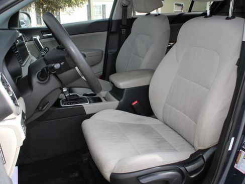 Used 2020 Kia Sportage LX image 15