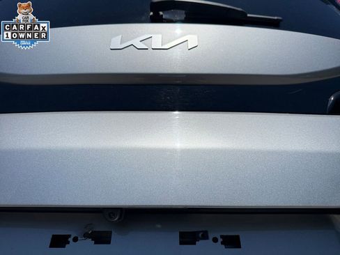 Certified 2025 Kia Soul LX w/ LX Technology Package FWD image 17