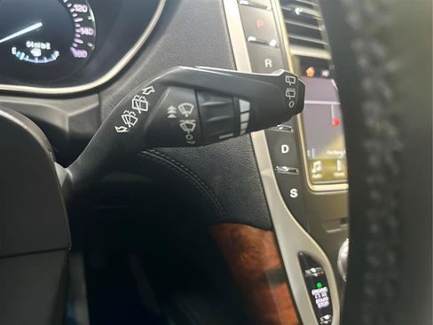 Used 2017 Lincoln MKX Reserve FWD image 17