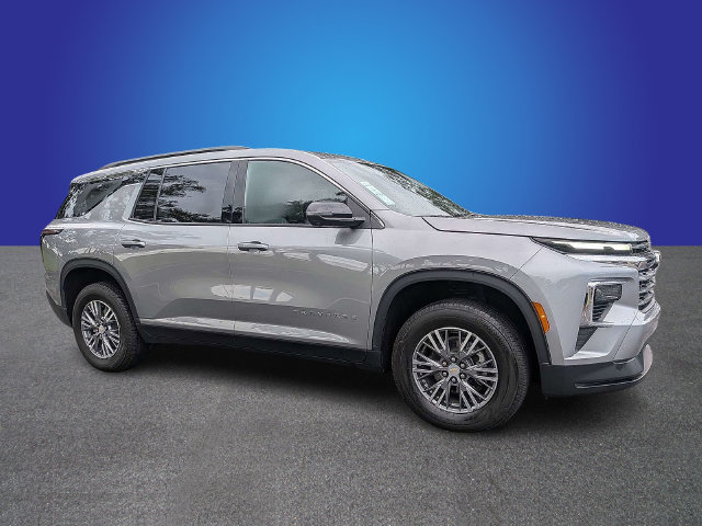 Used 2026 Chevrolet Traverse LT w/ Driver Confidence Package FWD image 7