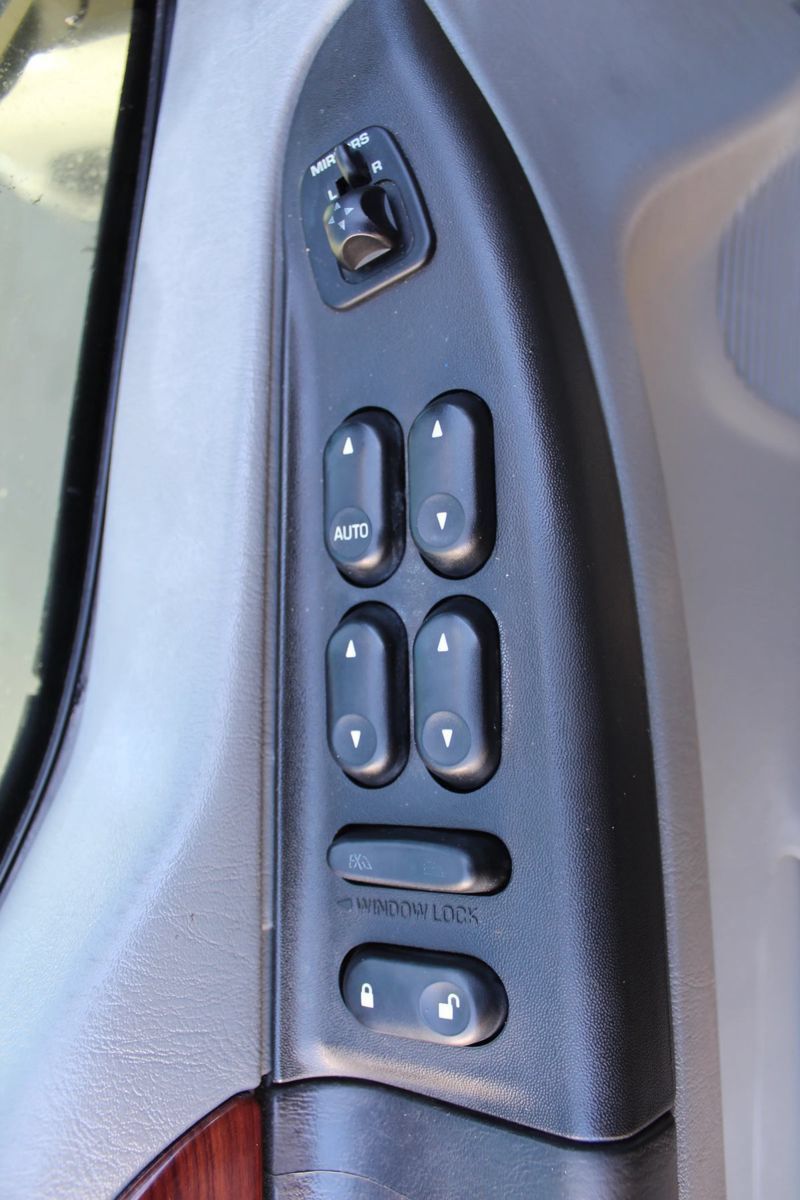 Used 2005 Ford F350 Lariat RWD image 26