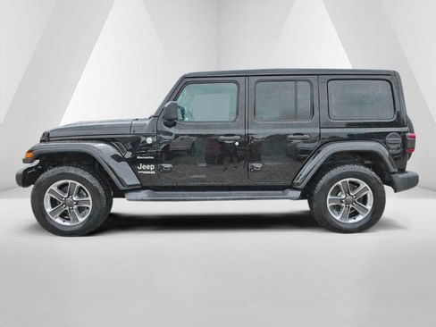 Used 2019 Jeep Wrangler Unlimited Sahara w/ Uconnect 4C Nav & Sound Group AWD/4WD image 8