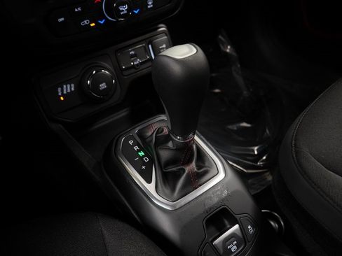 Certified 2023 Jeep Renegade Latitude image 34