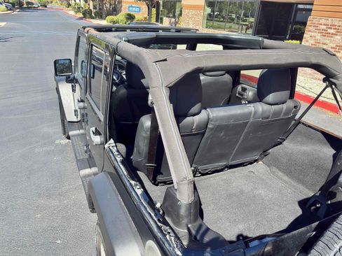 Used 2013 Jeep Wrangler Unlimited Sport AWD/4WD image 16