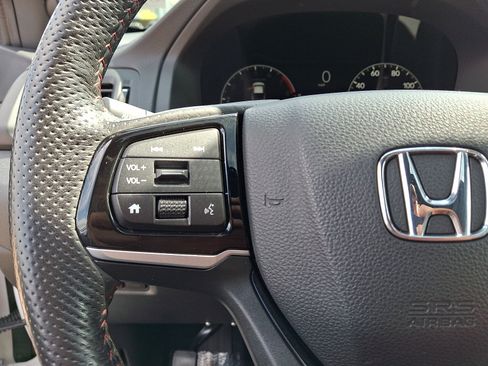 Used 2025 Honda Ridgeline Black Edition image 23