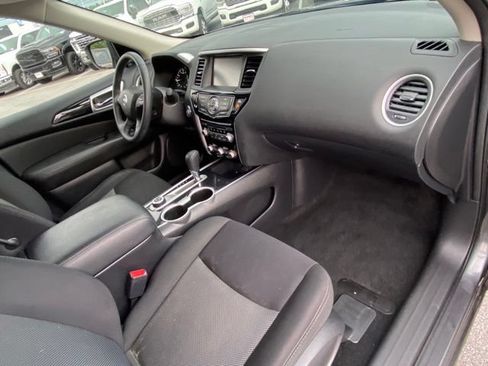 Used 2019 Nissan Pathfinder SV AWD/4WD image 24